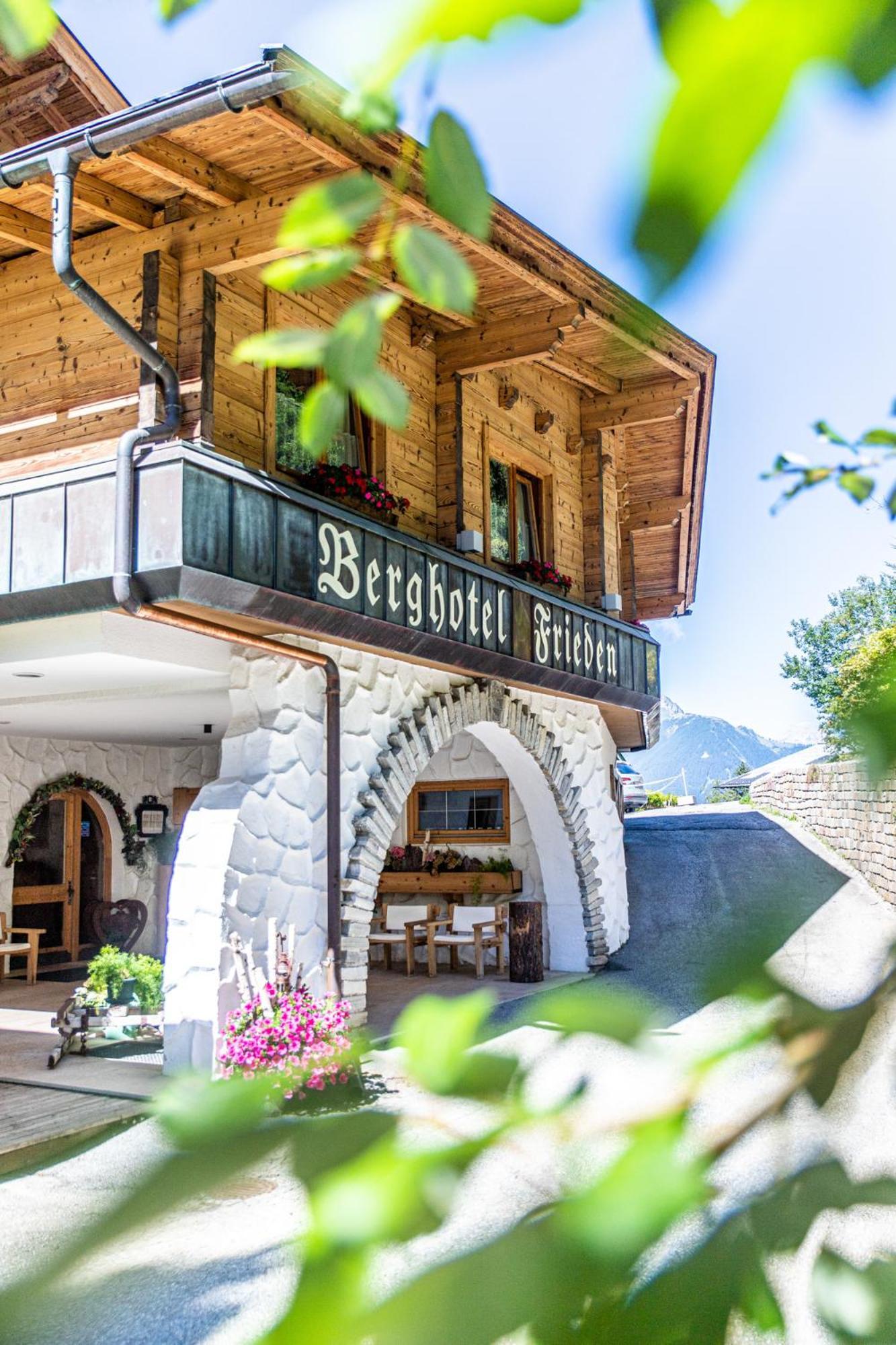 Frieden Das Alpine Panorama Hotel Hochpillberg Kültér fotó